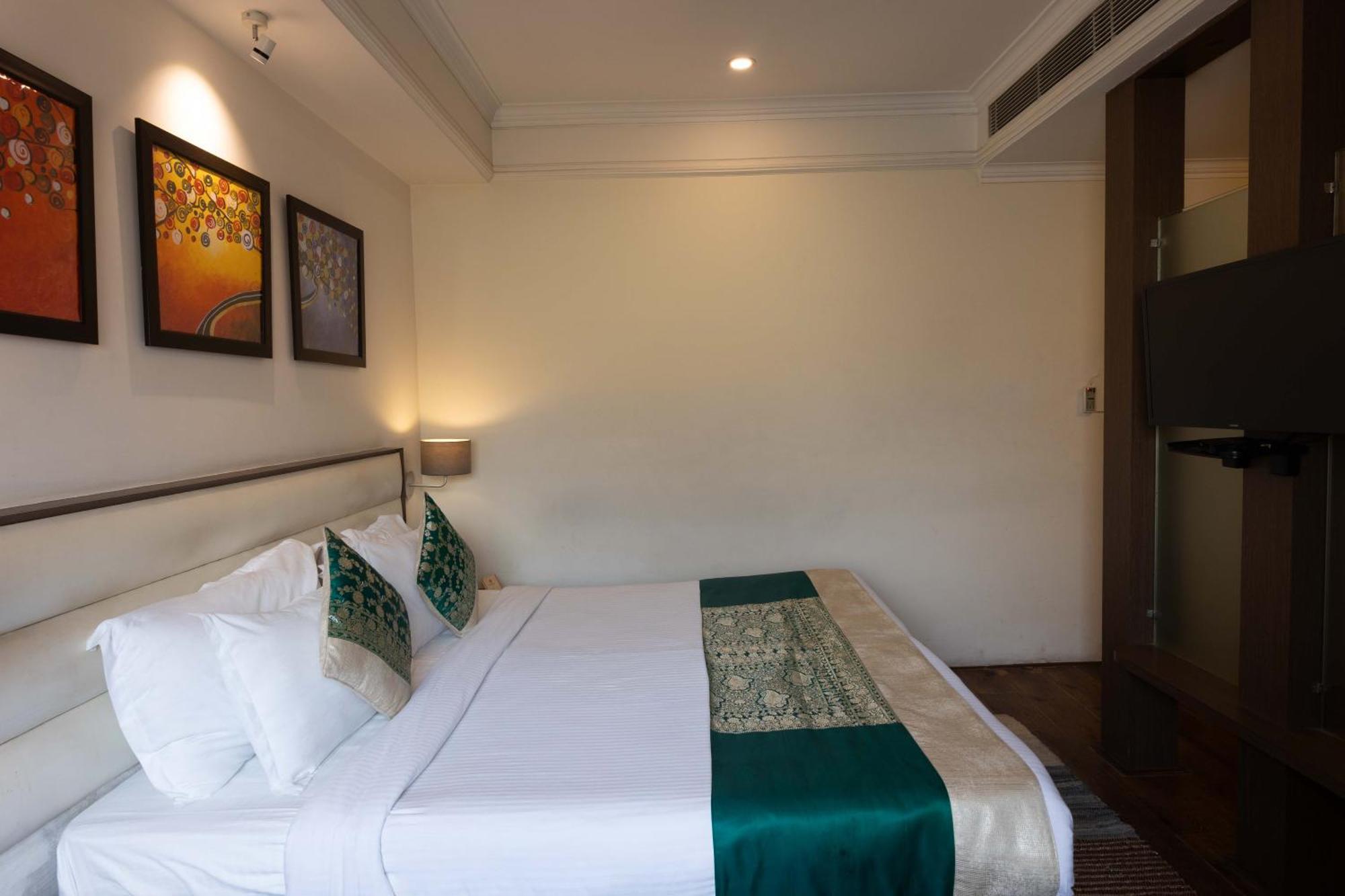 New Hotel Broadway Varanasi Exterior photo