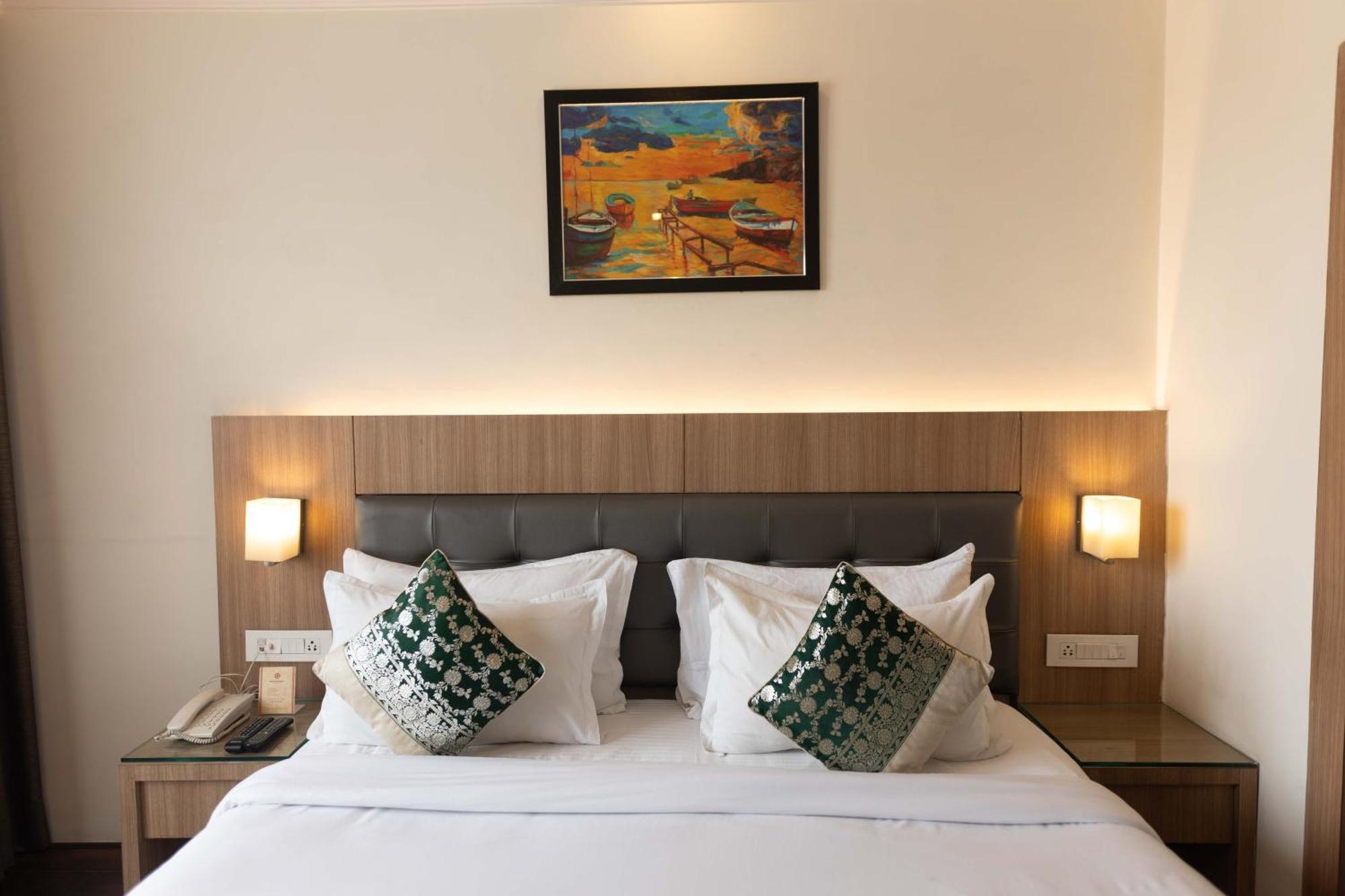New Hotel Broadway Varanasi Exterior photo